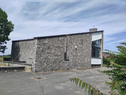 Telephone exchange — Chee De Namur