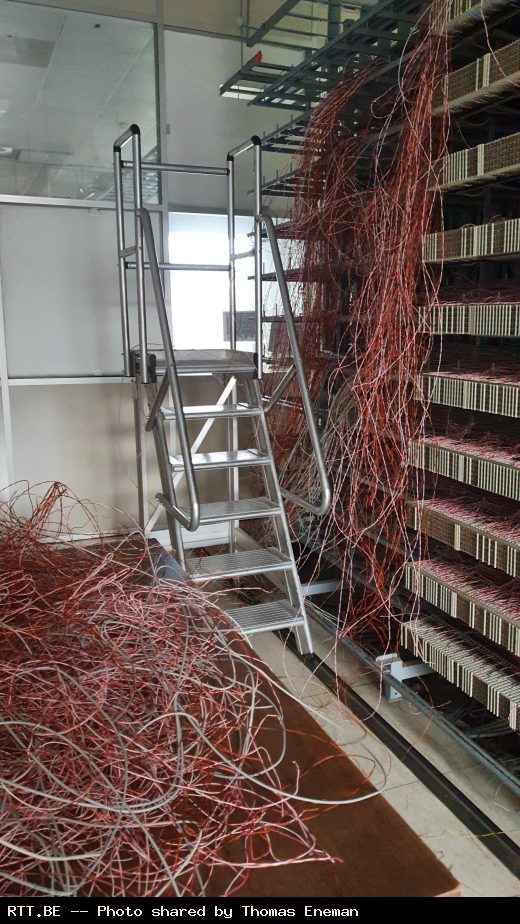 Telephone exchange — Av Combattants