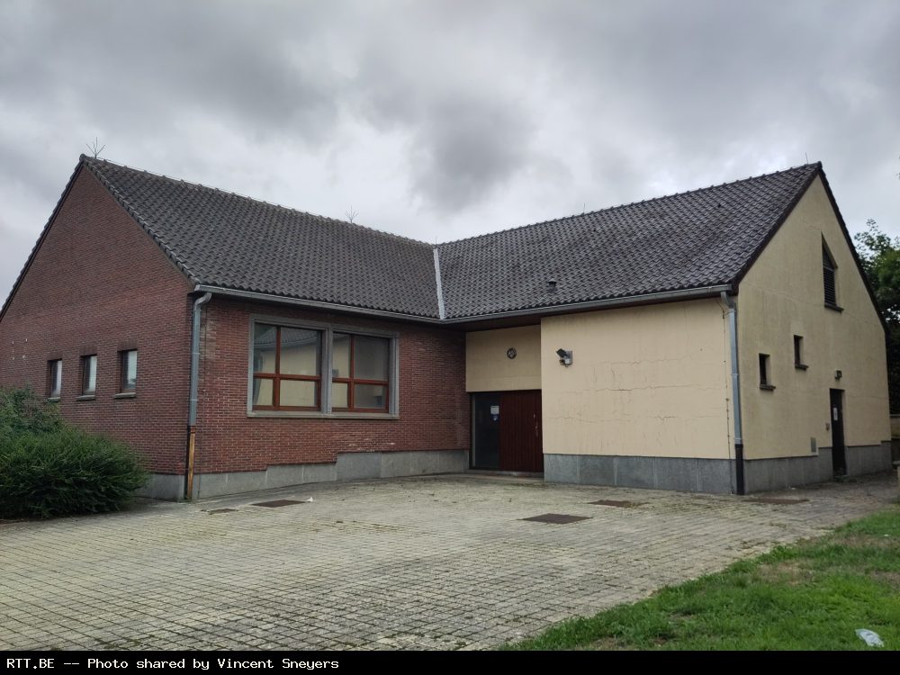 Telephone exchange — Chee De Wavre