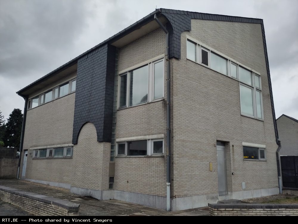Telephone exchange — Chee De Namur
