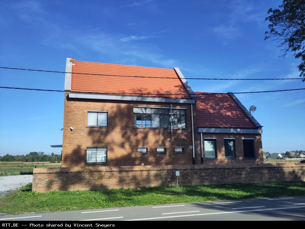 Telephone exchange — Pave D'Ath
