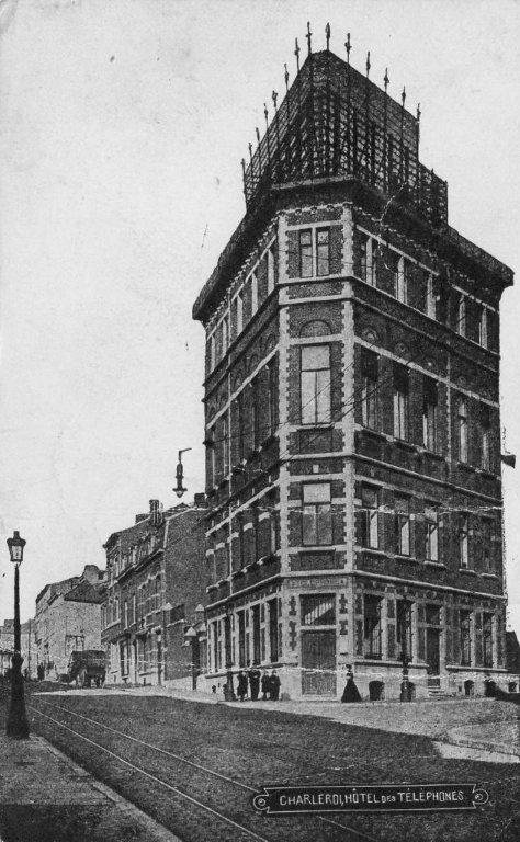 Central téléphonique — R De La Science