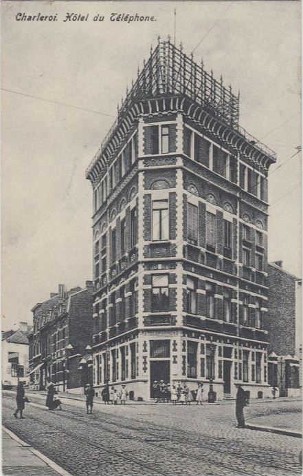 Central téléphonique — R De La Science