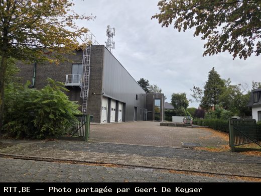 Te koop, de centrale van Gentbrugge. 
Benieuwd wat men hier kan van maken, in deze woonstraat.